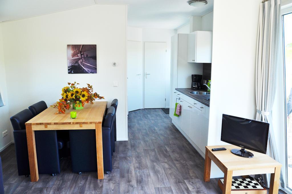 Bestmarine Waterchalets Flevo Marina Lelystad Room photo