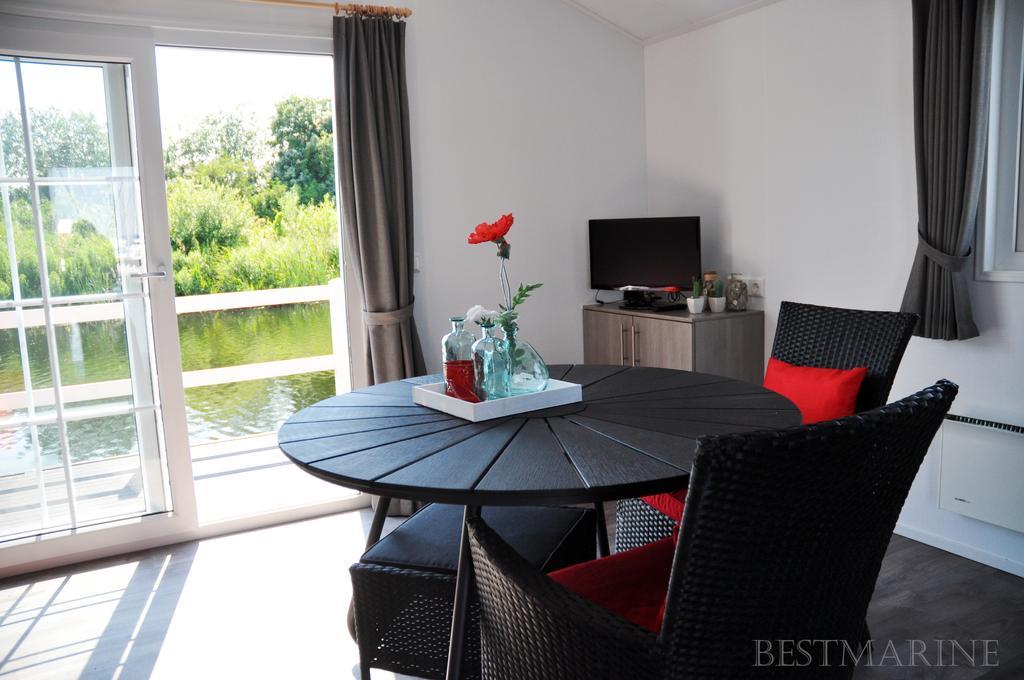 Bestmarine Waterchalets Flevo Marina Lelystad Room photo
