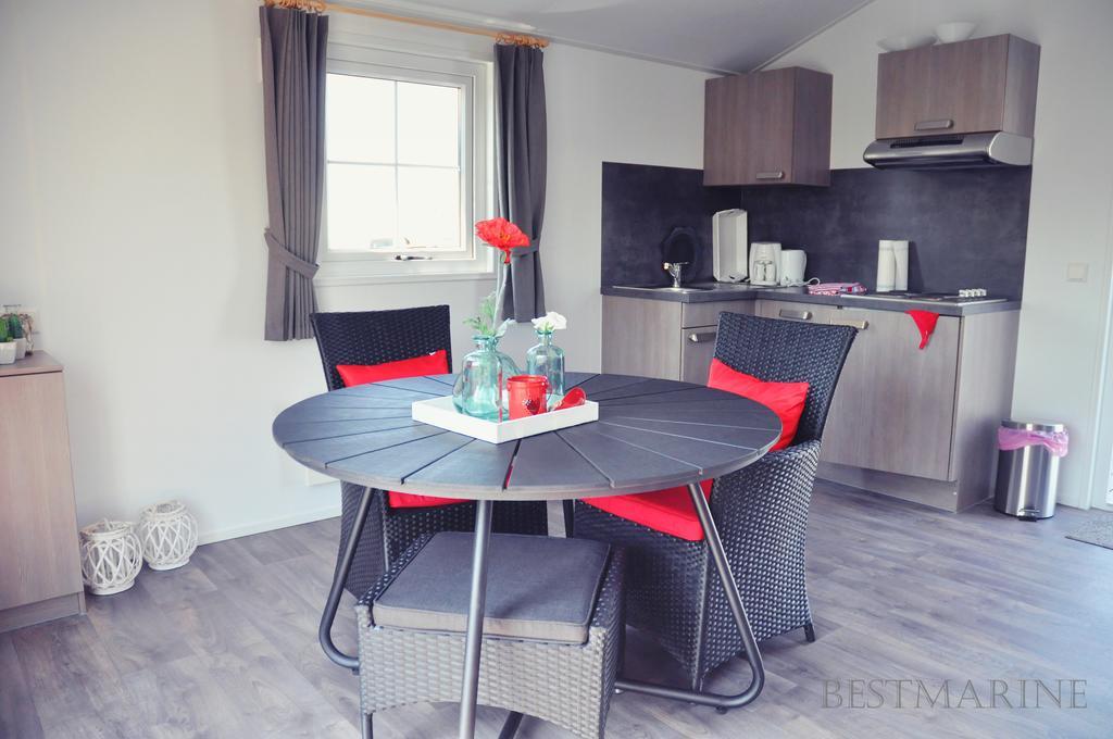 Bestmarine Waterchalets Flevo Marina Lelystad Room photo