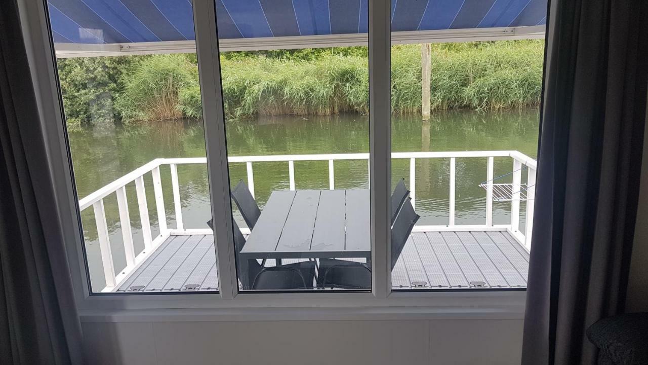 Bestmarine Waterchalets Flevo Marina Lelystad Exterior photo